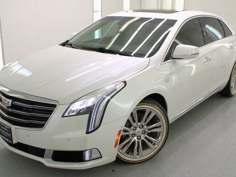 Used 2018 Cadillac XTS Luxury w/ Driver Awareness Package FWD image 2