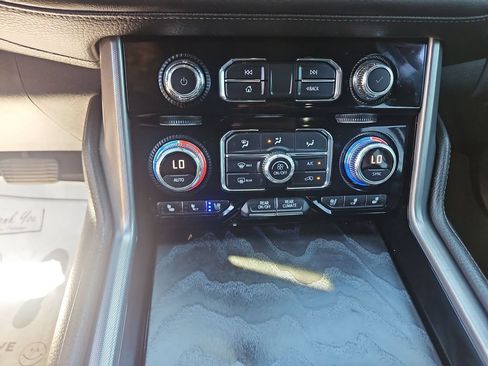 Used 2022 GMC Yukon Denali AWD/4WD image 19