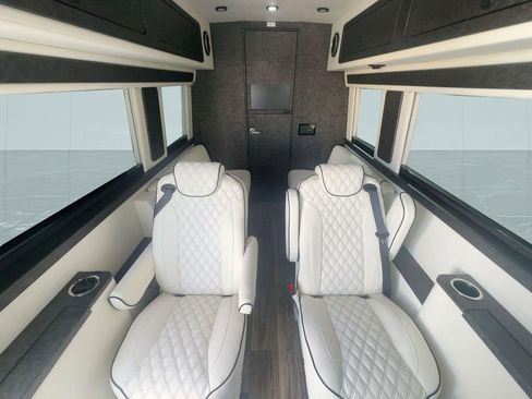 Used 2023 Mercedes-Benz Sprinter 3500 image 27