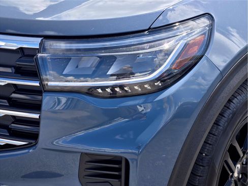 Used 2026 Ford Explorer Active RWD image 10