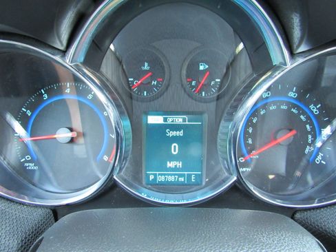 Used 2016 Chevrolet Cruze LT w/ Sun And Sound Package image 18