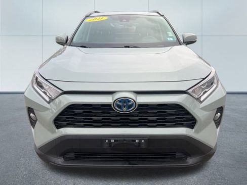 Used 2021 Toyota RAV4 XLE w/ Convenience Package image 9
