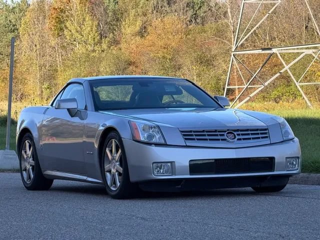 Used 2007 Cadillac XLR RWD image 2