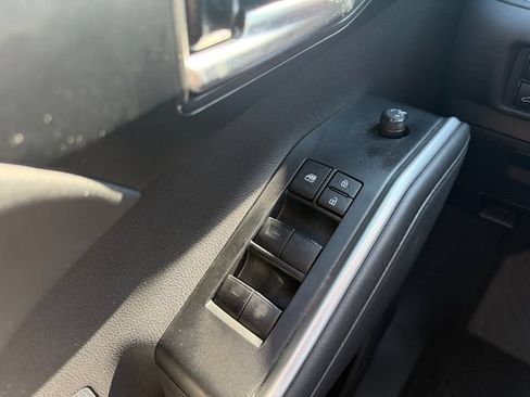 Used 2025 Toyota Highlander XSE AWD/4WD image 24