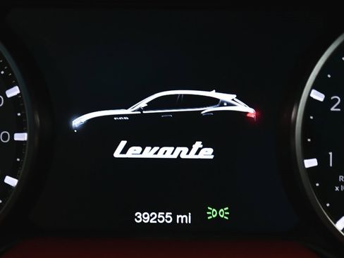 Used 2022 Maserati Levante Modena image 25