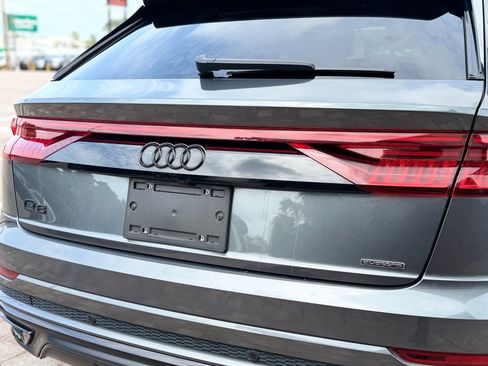 Used 2022 Audi Q8 Prestige w/ Prestige Package AWD/4WD image 9