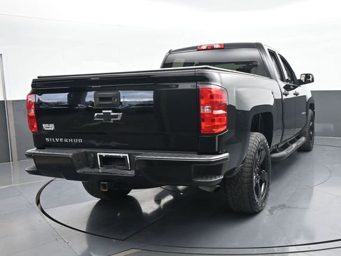 Used 2018 Chevrolet Silverado 1500 Custom w/ Custom Value Package image 5