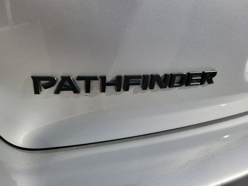 Used 2020 Nissan Pathfinder SL image 36