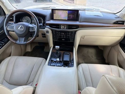 Used 2018 Lexus LX 570 4WD w/ Luxury Package image 25