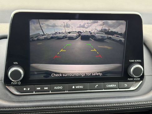 Used 2025 Nissan Rogue SV AWD/4WD image 24