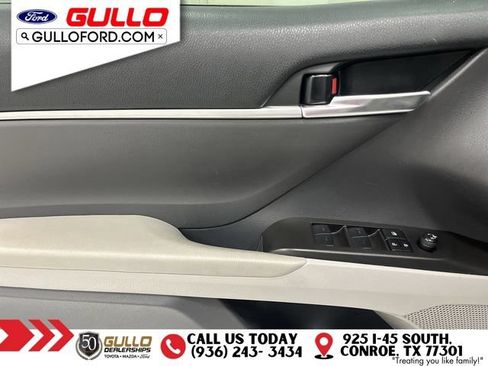 Used 2022 Toyota Camry SE FWD image 18