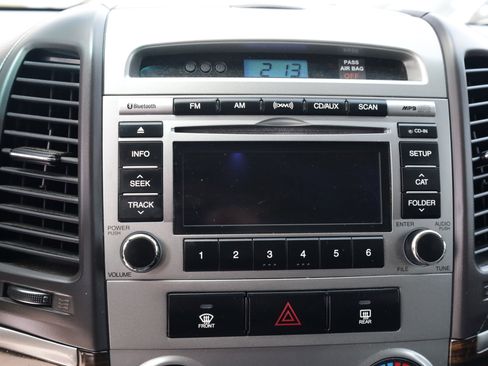 Used 2011 Hyundai Santa Fe SE image 23