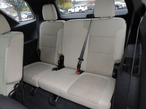 Certified 2022 Chevrolet Traverse LS image 19