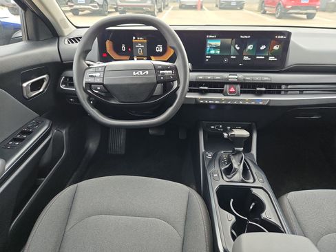 Used 2025 Kia K4 FWD image 27