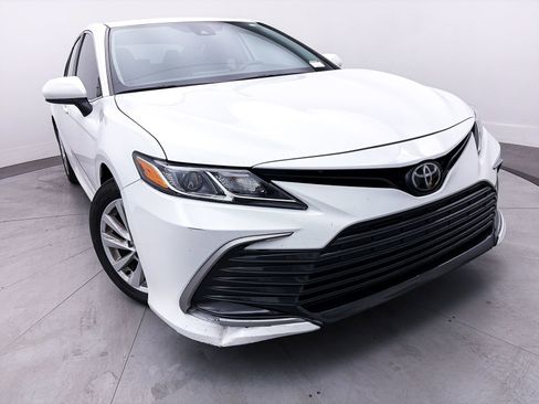 Used 2023 Toyota Camry LE image 6