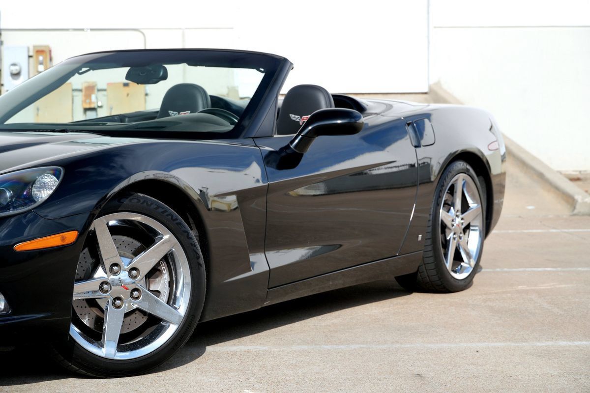 Used 2007 Chevrolet Corvette Convertible w/ Preferred Equipment Group RWD image 21