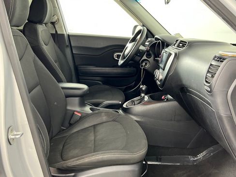 Used 2016 Kia Soul image 19