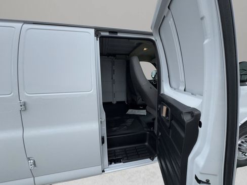 New 2026 Chevrolet Express 2500 Extended w/ Driver Convenience Package RWD image 7