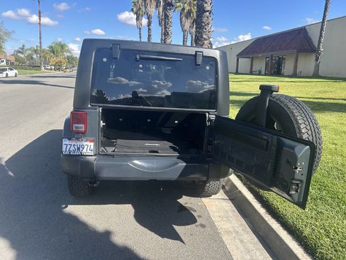 Used 2017 Jeep Wrangler Unlimited Sahara w/ Connectivity Group image 3