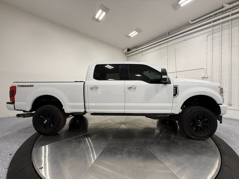 Used 2021 Ford F350 Platinum w/ Tremor Off-Road Package image 8