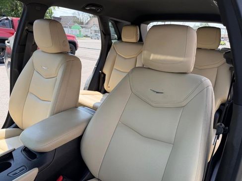 Used 2017 Cadillac XT5 FWD image 29