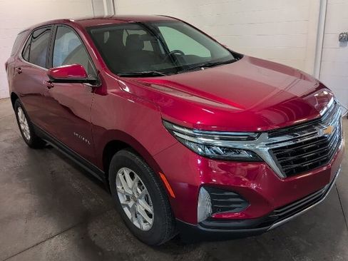 Used 2024 Chevrolet Equinox LT w/ LPO, Floor Liner Package FWD image 3