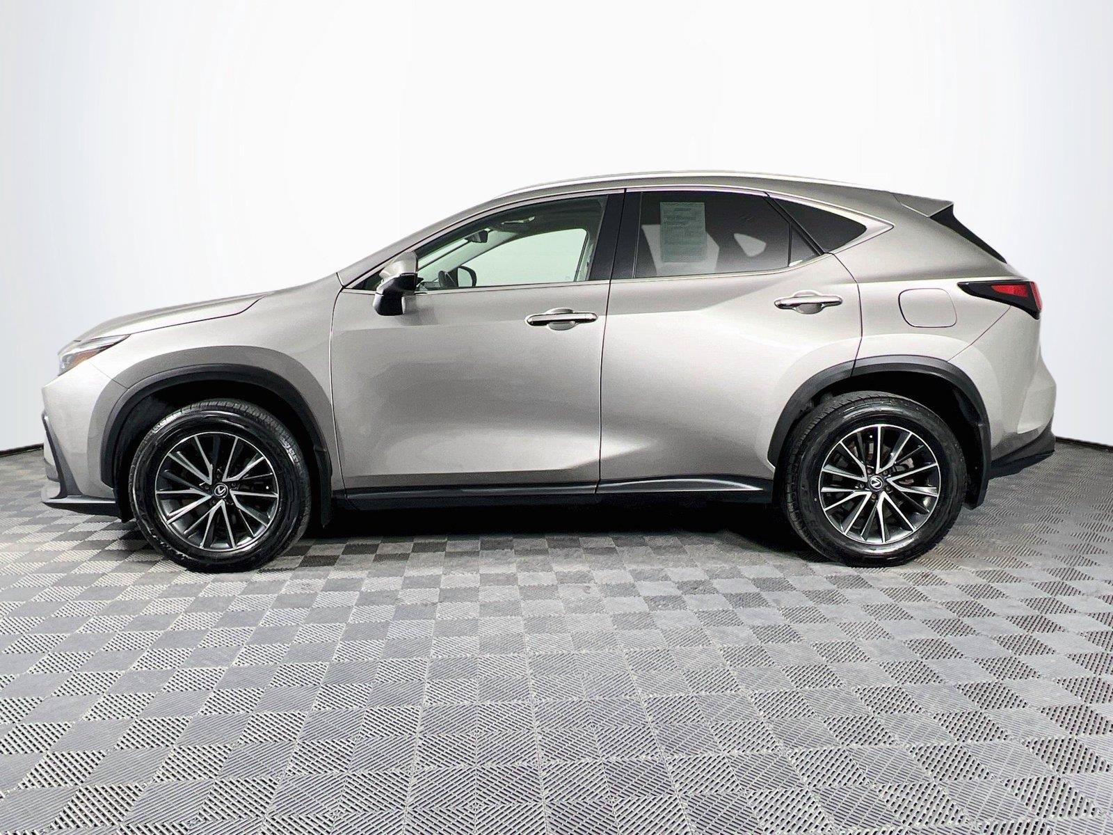 Used 2024 Lexus NX 350h AWD image 3