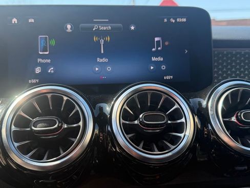 Used 2024 Mercedes-Benz GLB 250 image 17