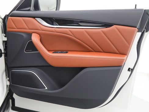 Certified 2023 Maserati Levante Modena AWD/4WD image 9