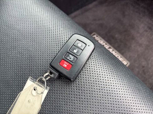 Used 2015 Toyota Highlander Limited image 43