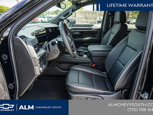 New 2025 Chevrolet Suburban Premier AWD/4WD image 18