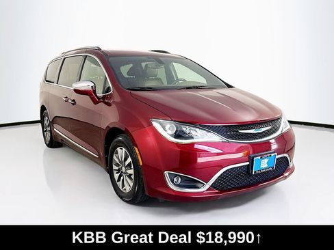 Used 2020 Chrysler Pacifica Limited FWD image 1