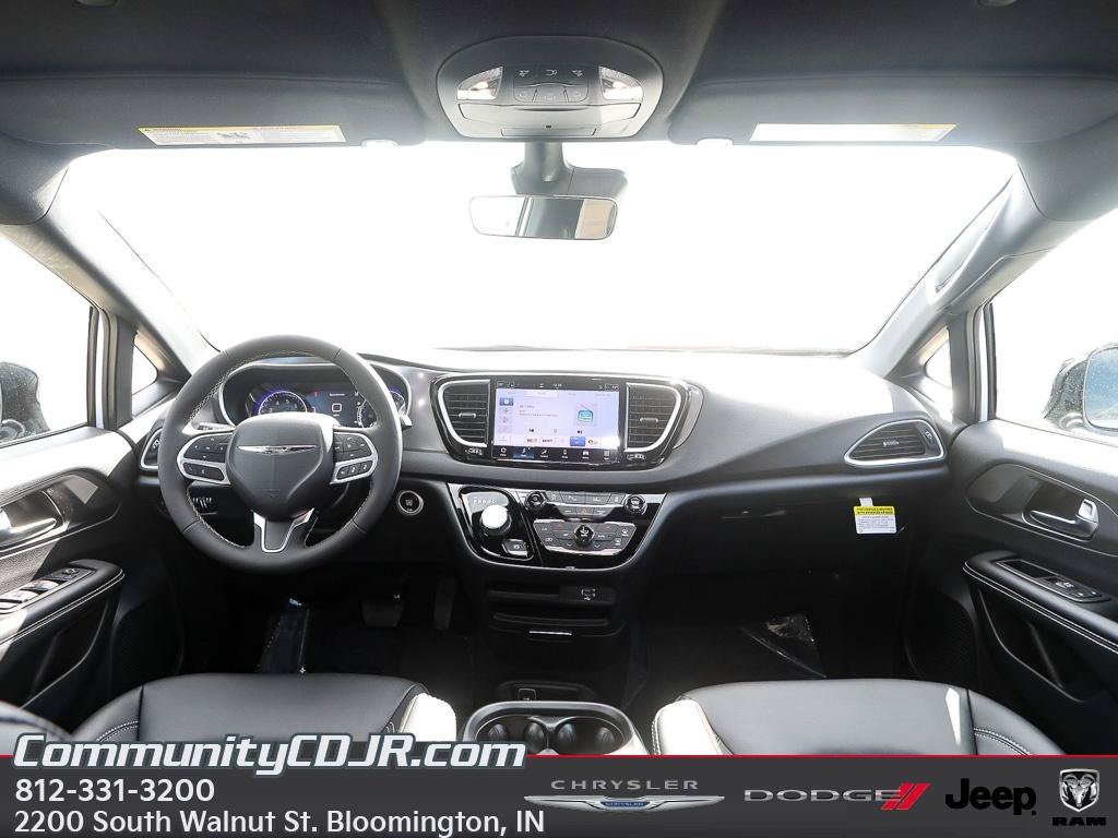 New 2026 Chrysler Voyager LX FWD image 20