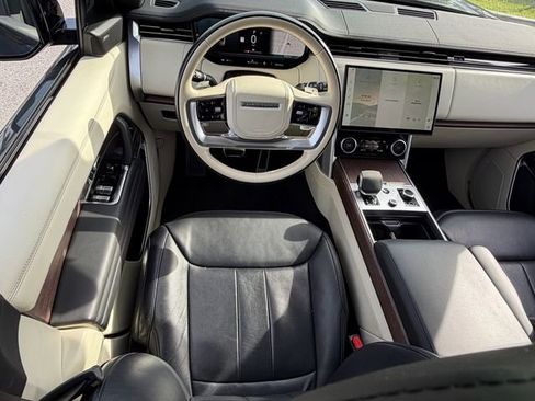 Used 2023 Land Rover Range Rover SE AWD/4WD image 8