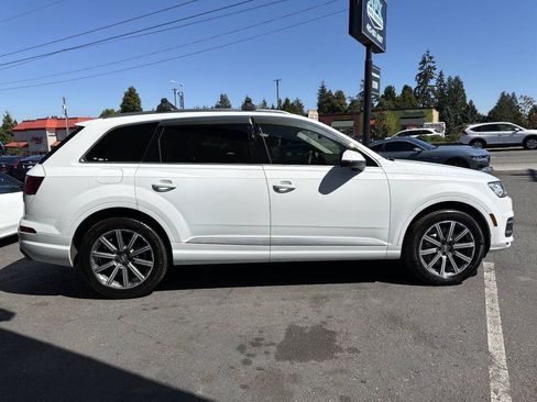 Used 2017 Audi Q7 3.0T Prestige AWD/4WD image 10