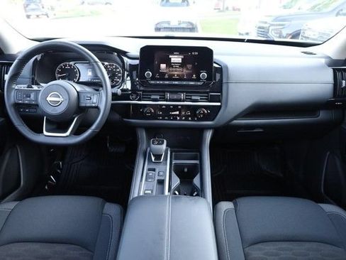 Certified 2025 Nissan Pathfinder SV w/ SV Premium Package FWD image 26