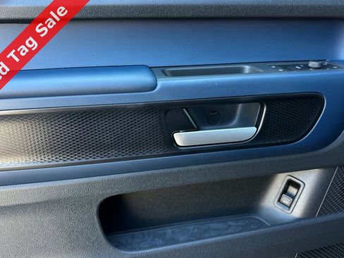 New 2025 Volkswagen ID. Buzz Pro S image 9