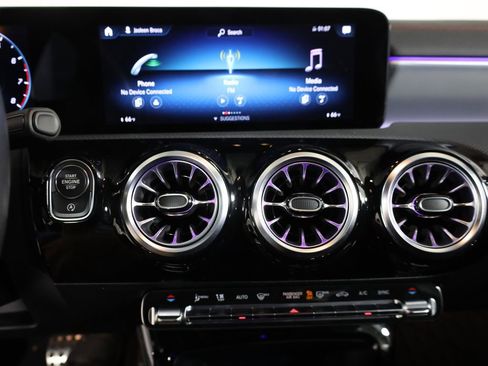 Certified 2022 Mercedes-Benz CLA 250 4MATIC image 17