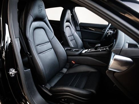 Certified 2023 Porsche Panamera image 29