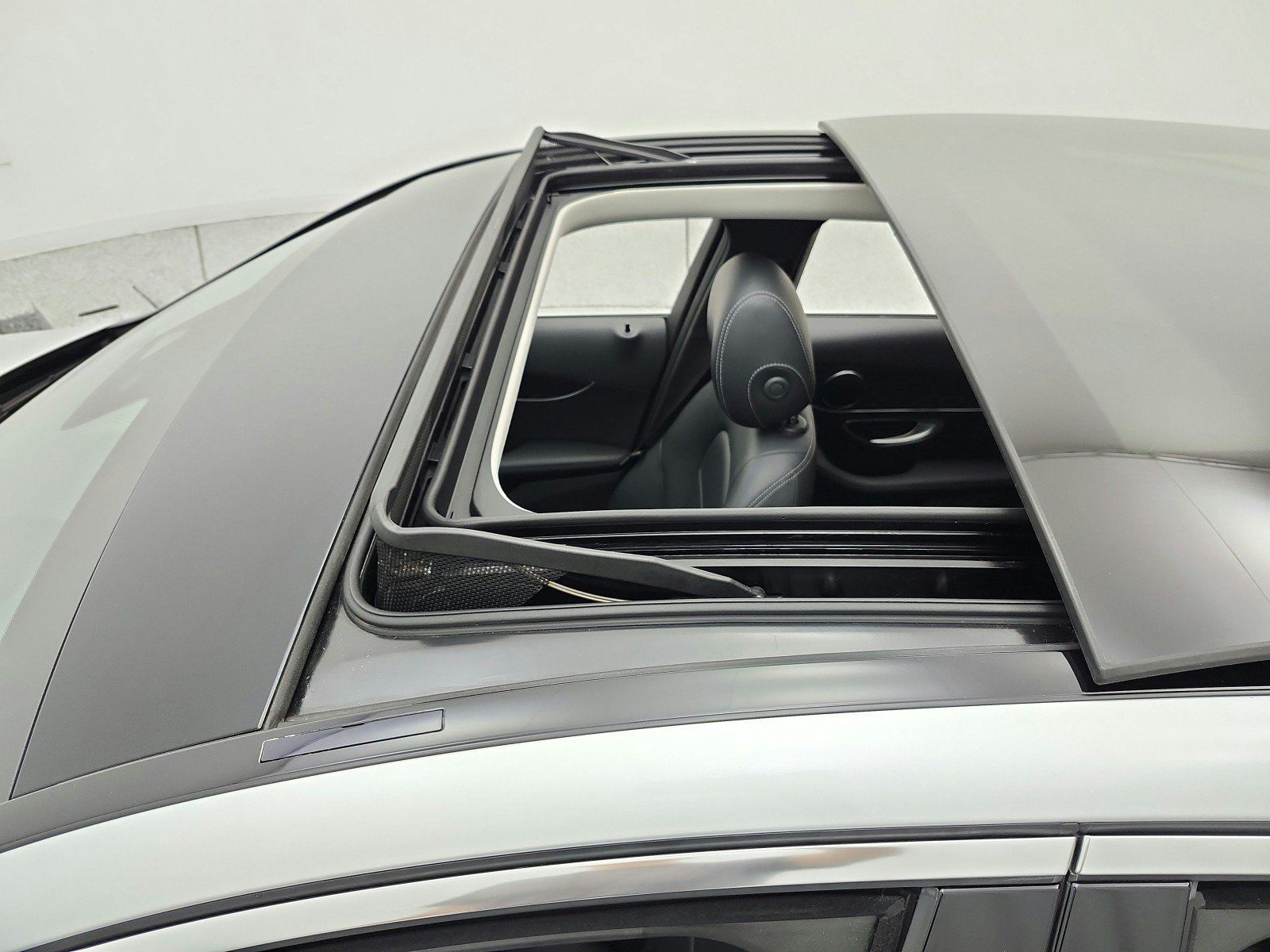 Used 2017 Mercedes-Benz C 300 Sedan image 16