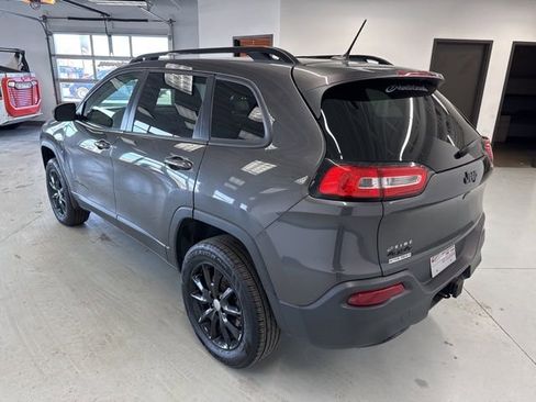 Used 2014 Jeep Cherokee Altitude w/ Cold Weather Group image 8