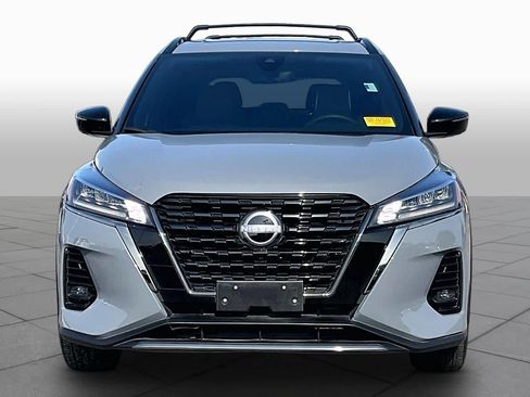 Used 2024 Nissan Kicks SR w/ SR Premium Package FWD image 4