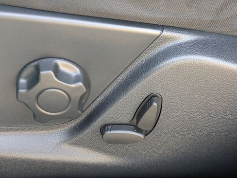 Used 2019 Ford EcoSport SE w/ SE Convenience Package image 26