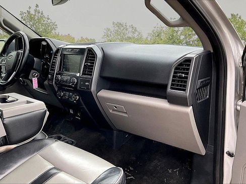 Used 2017 Ford F150 XLT w/ Equipment Group 302A Luxury AWD/4WD image 25