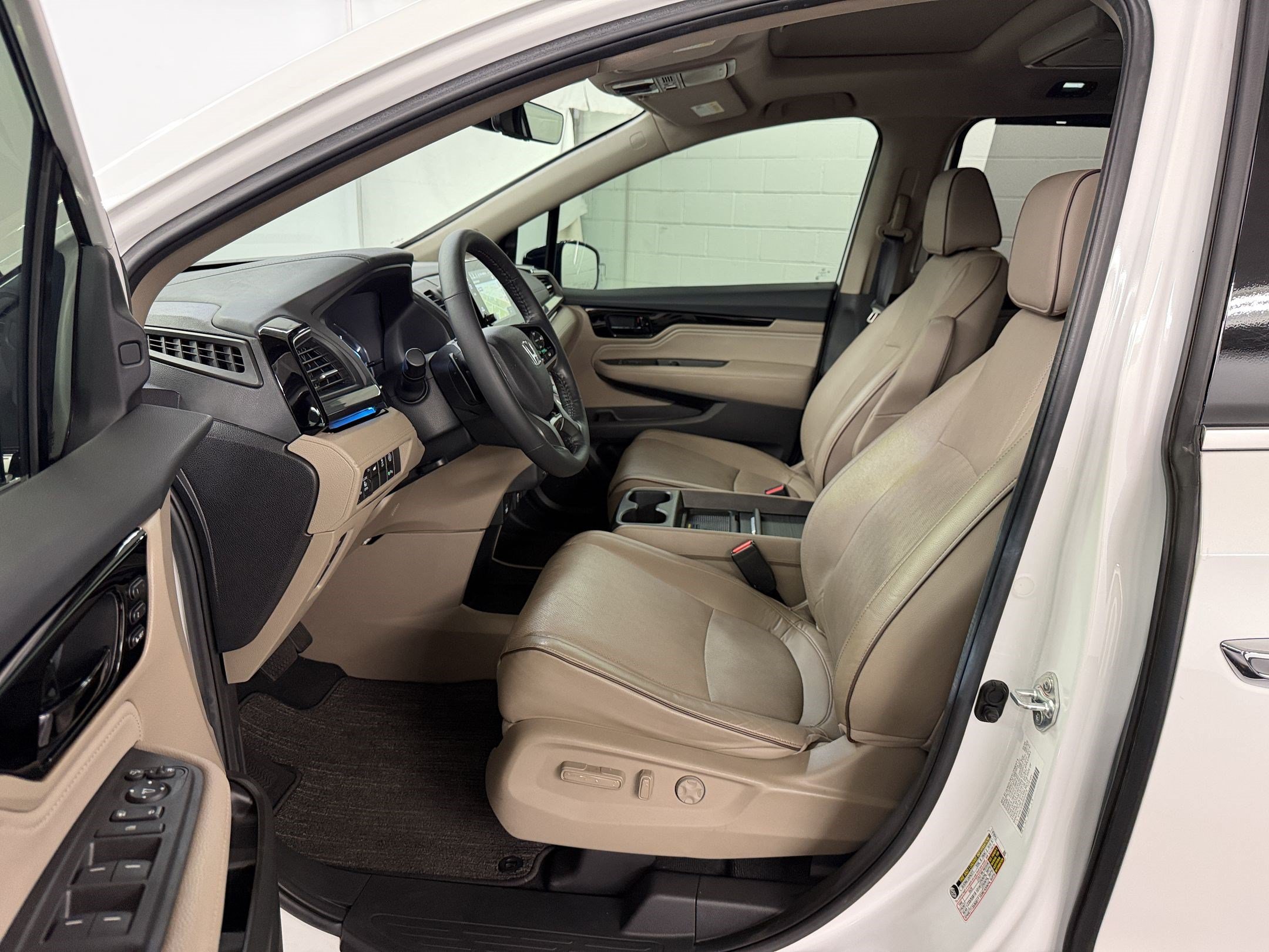 Certified 2024 Honda Odyssey Elite image 5