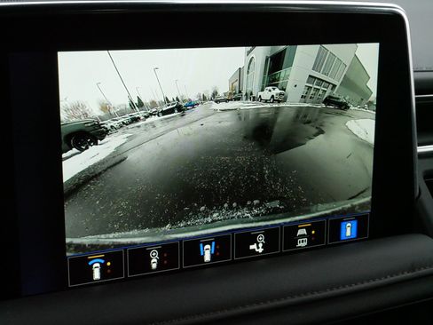 Used 2024 Chevrolet Suburban High Country image 33