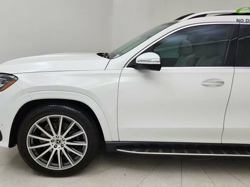 Used 2025 Mercedes-Benz GLS 450 4MATIC w/ AMG Line Exterior image 9