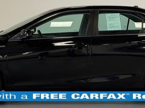 Used 2015 Toyota Camry XLE w/ Moonroof Package FWD image 2