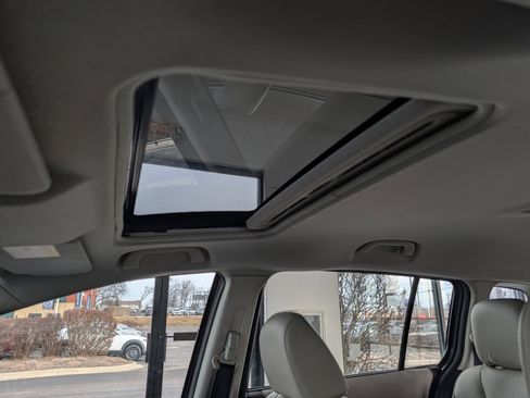 Used 2014 MAZDA MAZDA5 Grand Touring image 15