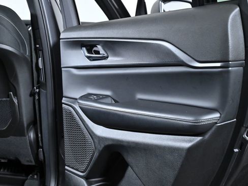 Used 2024 Jeep Grand Cherokee L Laredo image 33